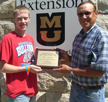 Ben Brown and Al Decker, Extension Livestock Specialist Ben Brown and Al Decker, Extension Livestock Specialist