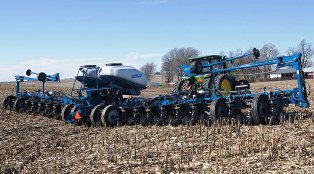 Kinze 4900 Series planter.