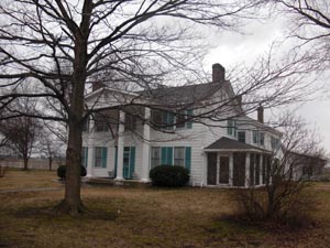 Der Decker Baurenhoff Farm house (the front part is the original house dating back to around 1815)