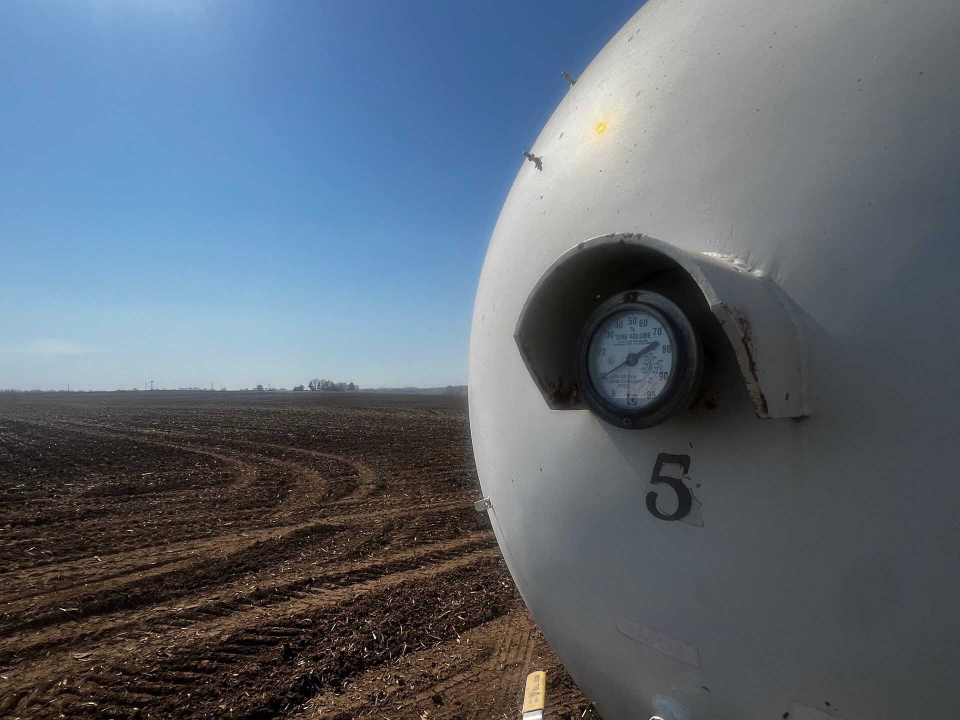 Midwest senators introduce fertilizer bills to boost transparency, expand U.S. production