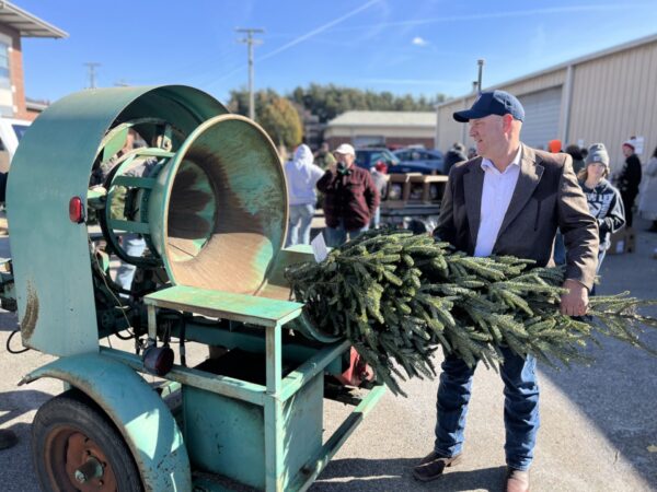 Ohio Christmas tree growers send holiday cheer to troops stationed overseas
