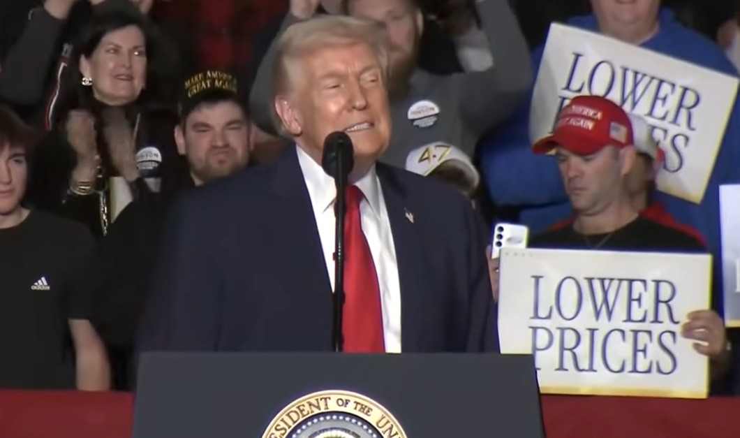 Trump pledges to sign E15 legislation in Iowa remarks